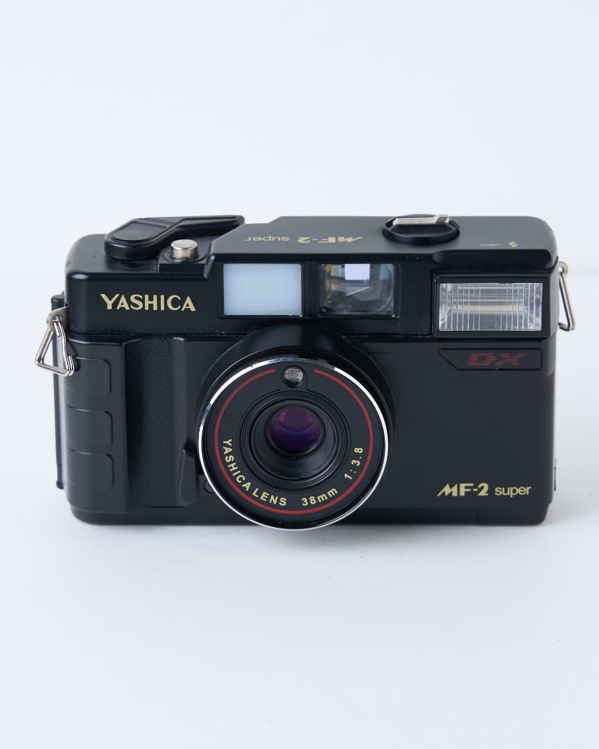 中古　復刻版　YASHICA MF-2 super ブラック ストラップ付き