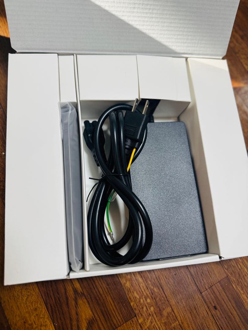 【極美品】Netflix公式認証プロジェクター Emotn N1