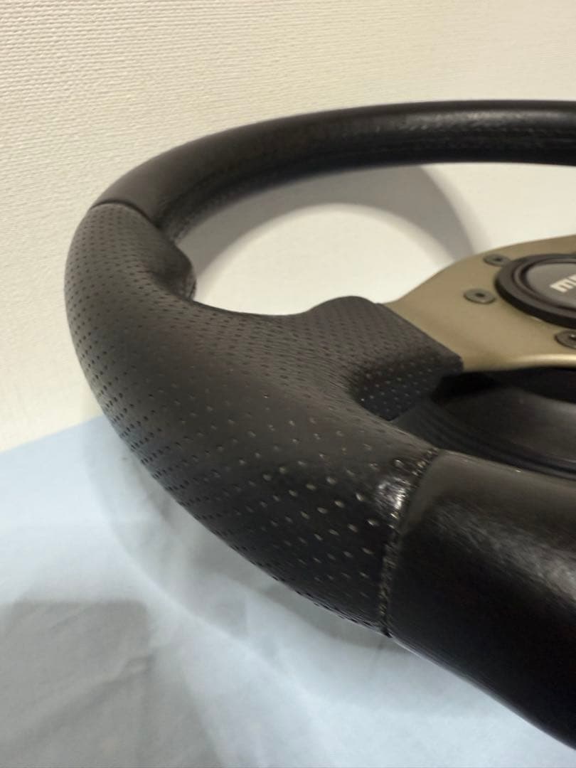 MOMOステアリング　ボス付き