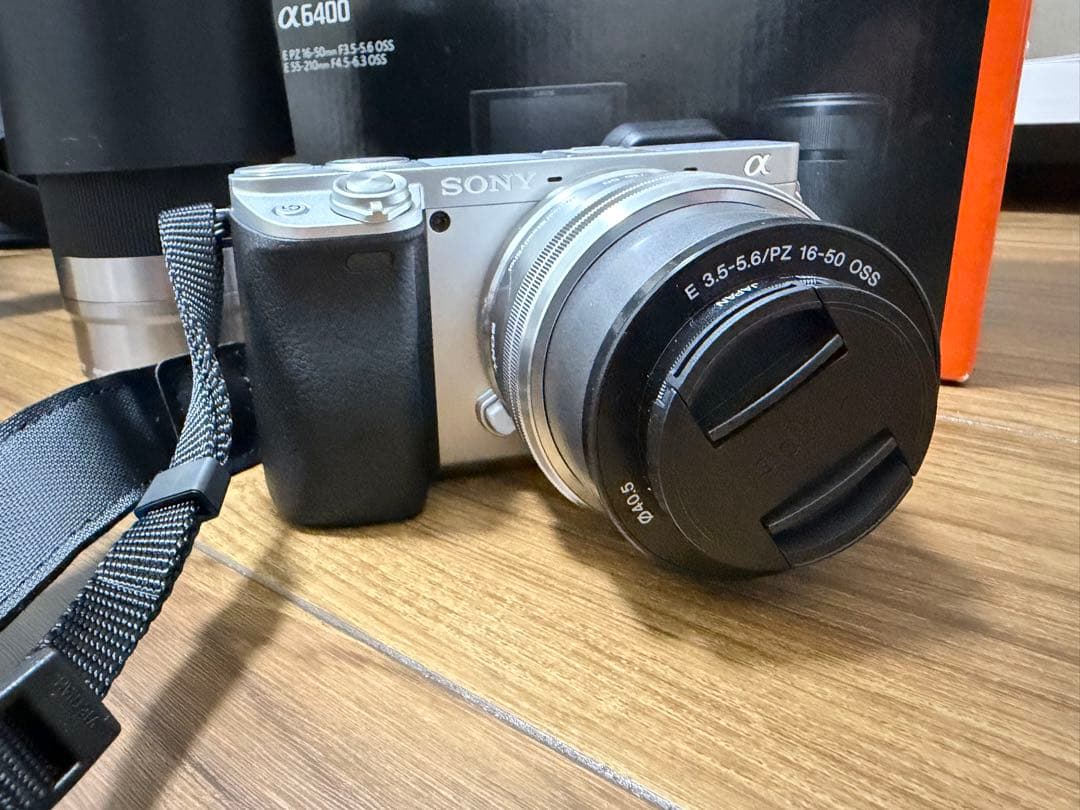Sony α6400 ミラーレスカメラ ダブルレンズキット　価格交渉受付ます。