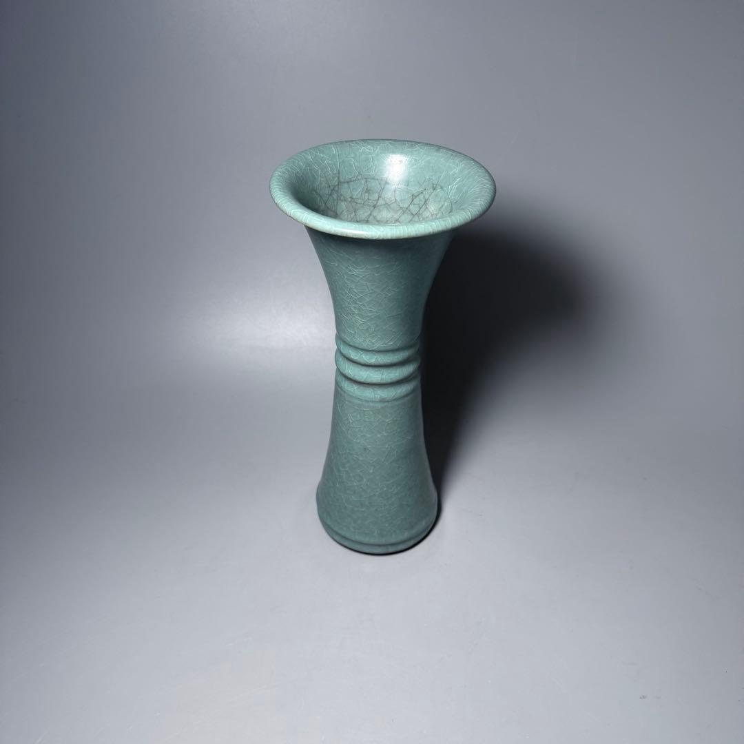 国重要無形文化財指定　中島宏　青磁花入　共箱　27cm　静寂の青に宿る造形美