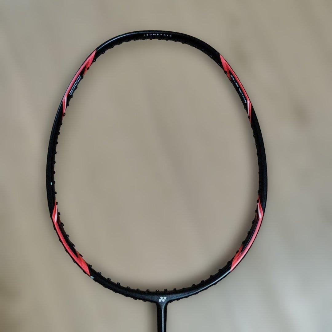 バドミントンラケット YONEX