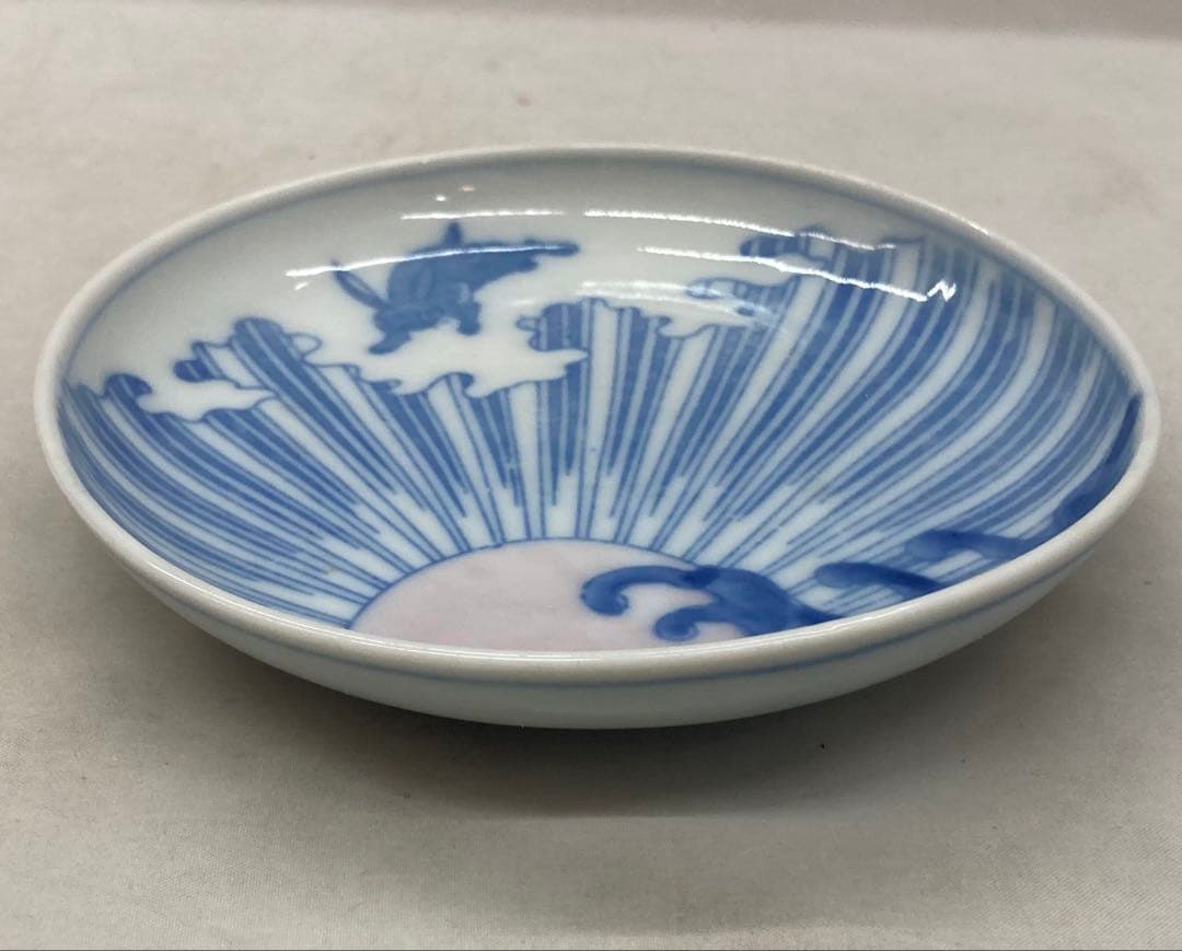 B558b 印判 兎に日の出 小皿 1枚　兎図　図変り　骨董　明治時代