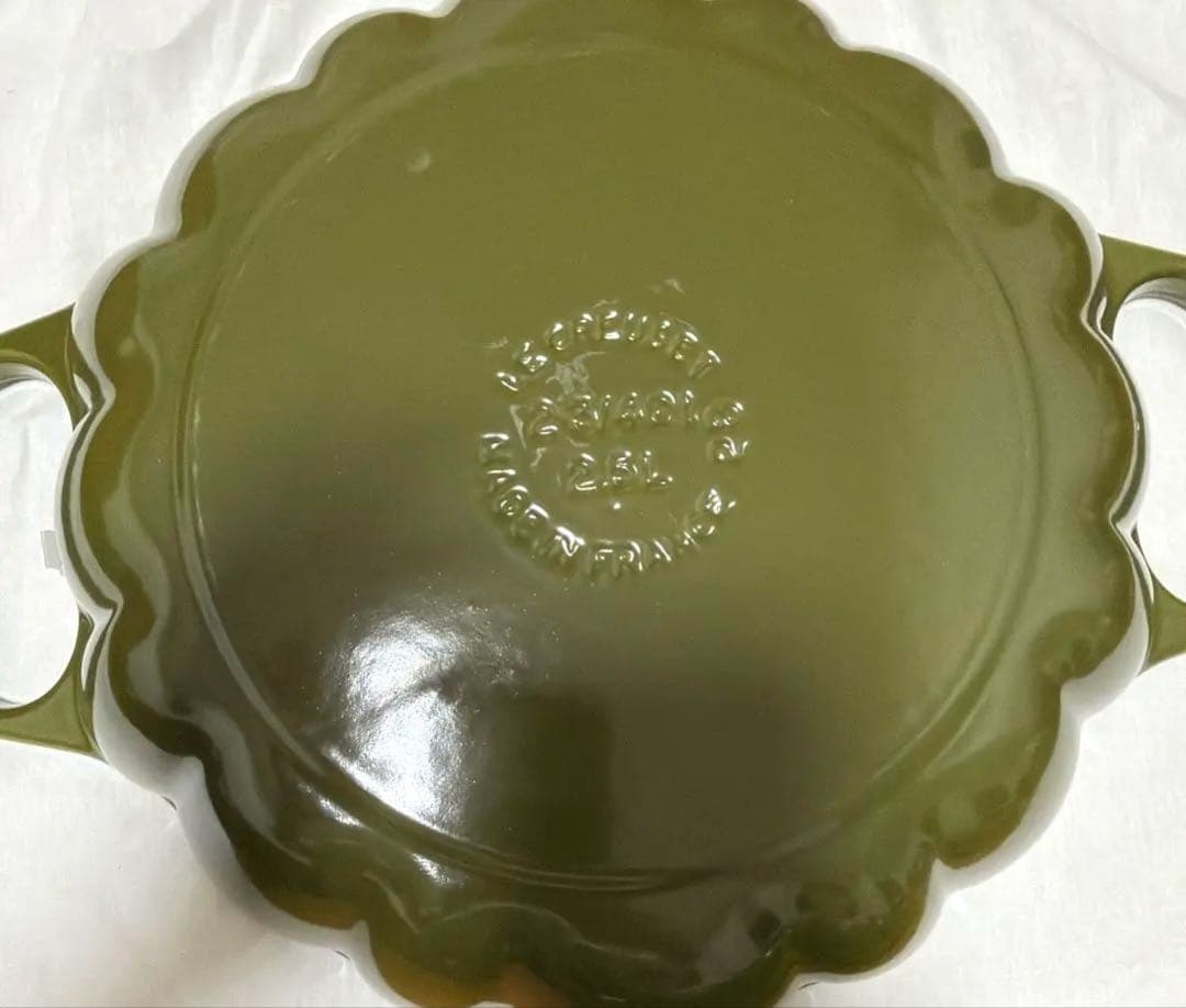 新品　ル・クルーゼ　ビュッフェ・キャセロール・パンプキン 28cm オリーブ