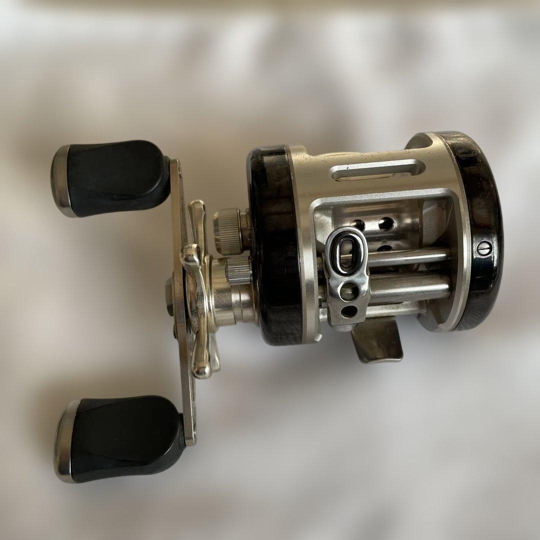 リール RYOBI VARIUS F300