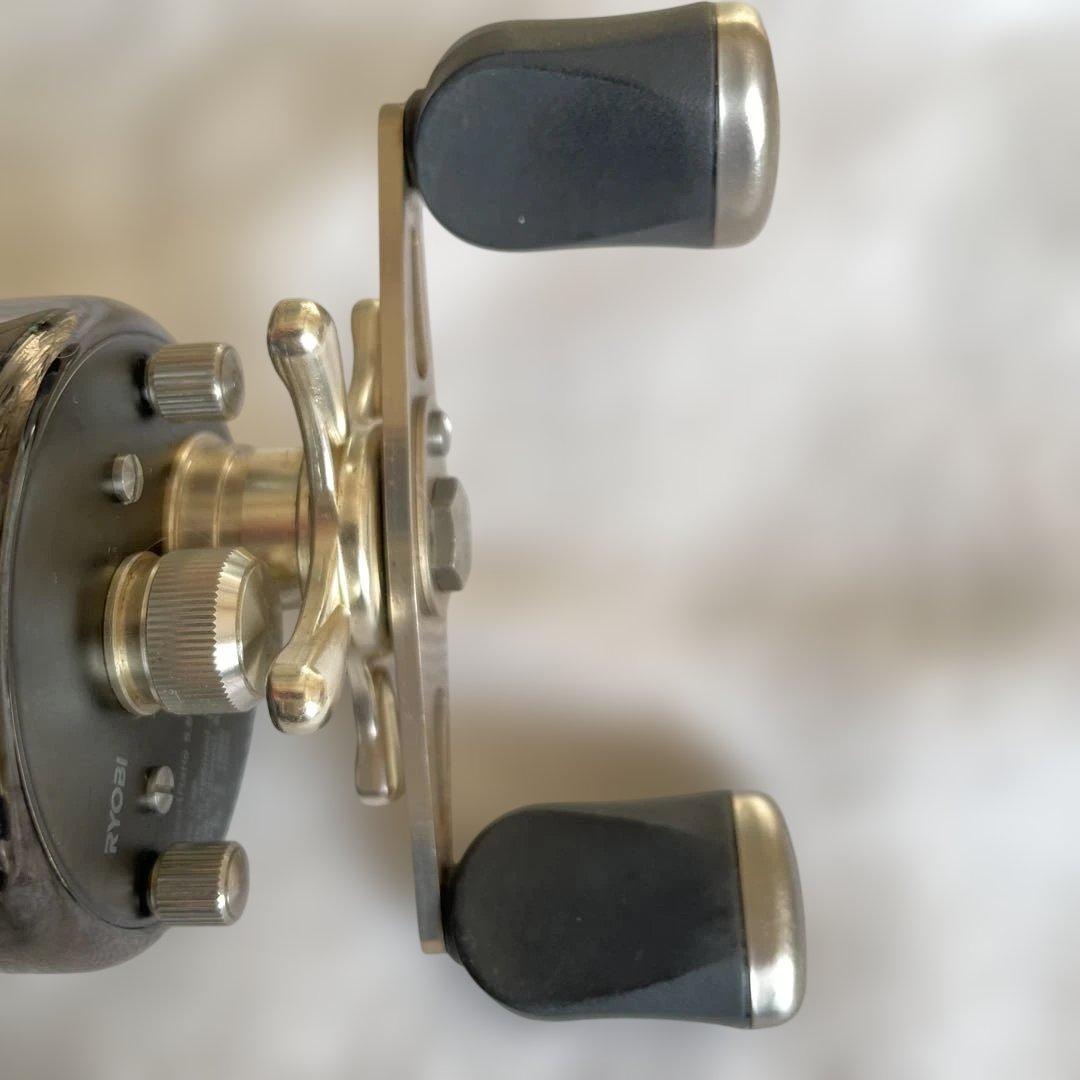 リール RYOBI VARIUS F300