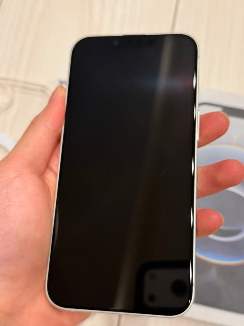 超美品 iPhone 16e 128GB ホワイト｜US版｜バッテリー100％