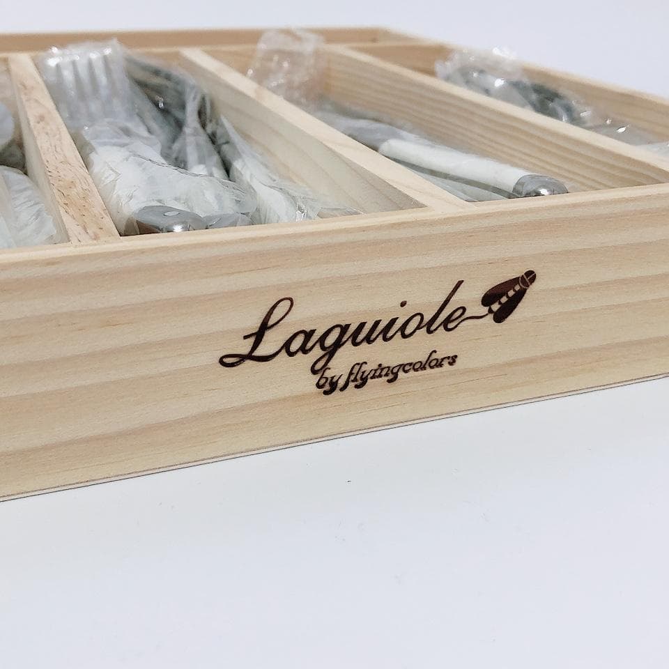 【専用出品】LAGUIOLE ラギオール カトラリー 34本セット ホワイト 白