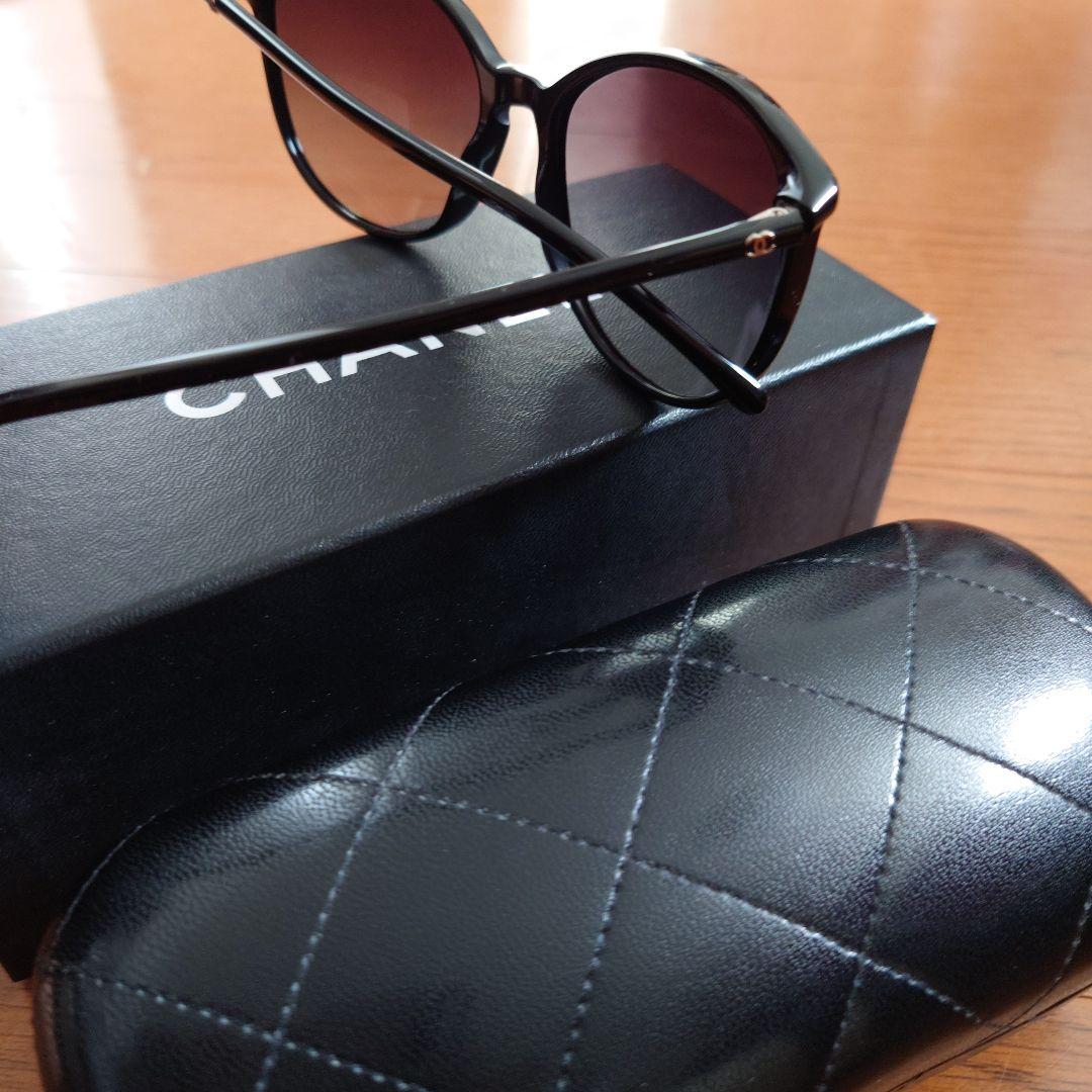 CHANEL ブラック サングラス ケース、箱付き