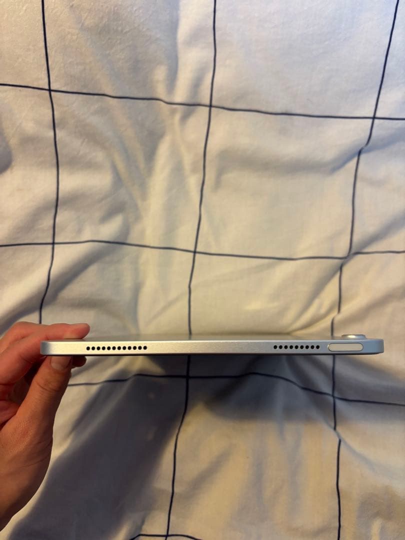 Apple iPad 10.9インチ シルバー 本体 10世代　128GB