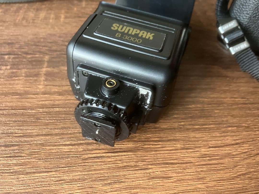 ニコン　FE ストロボ付き