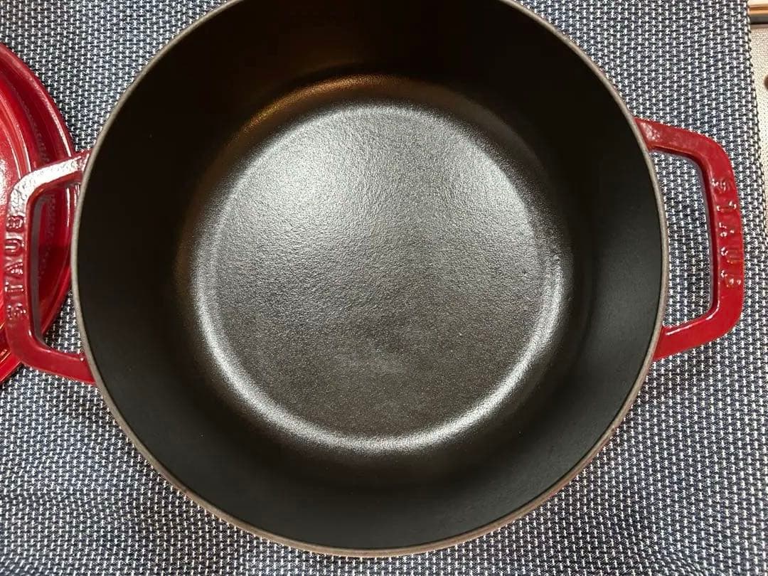 staub ストウブ 鋳物ホーロー鍋 ピコ・ココット 26 cm値下げ中