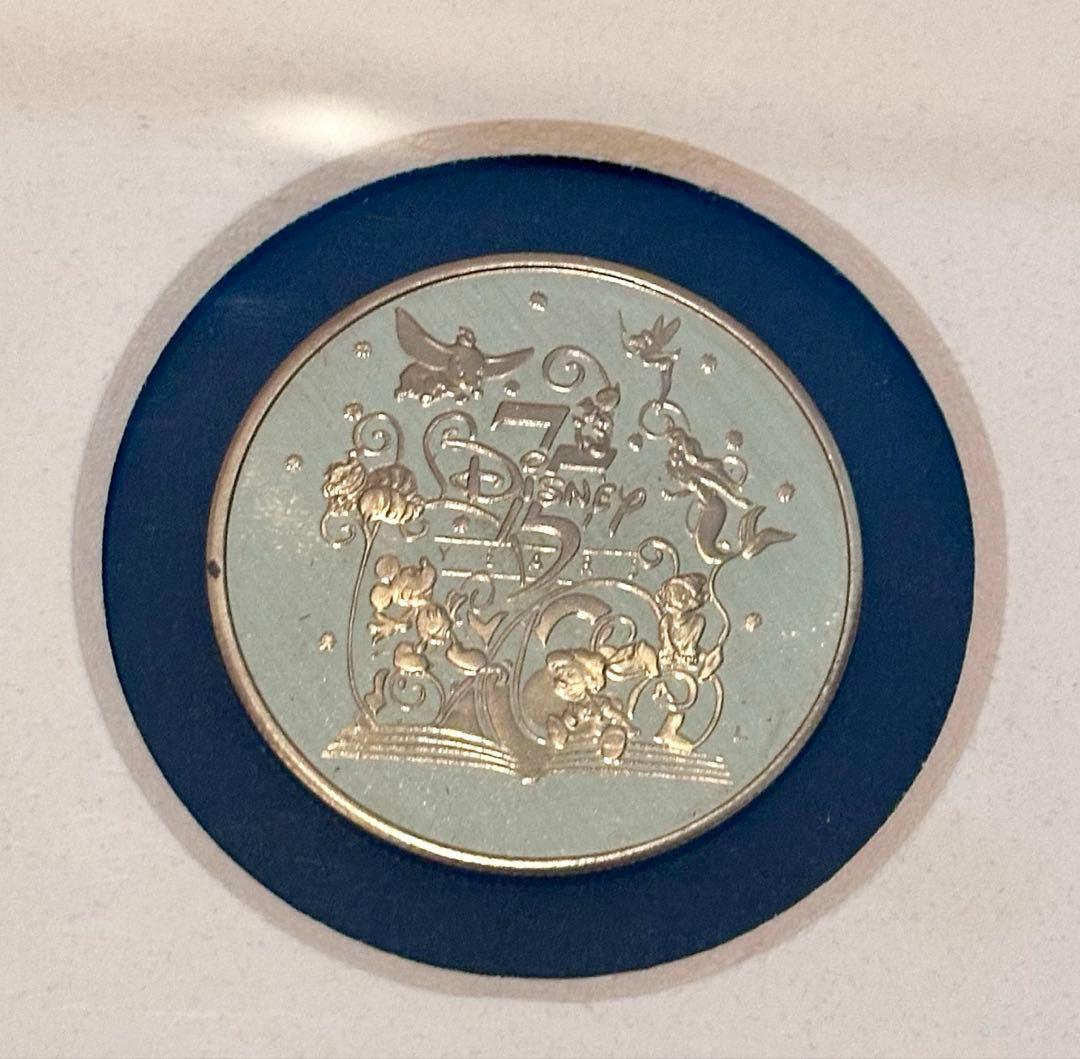 ♦️お買い得♦️9種類の映画ポスター&75周年記念メダル付きフレームアート 限定版