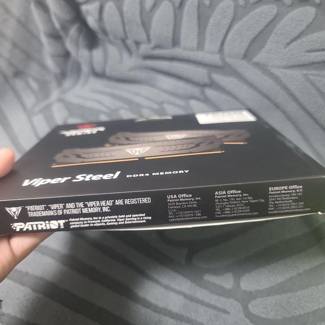 Viper Steel DDR4 16GB (2x8GB) メモリー