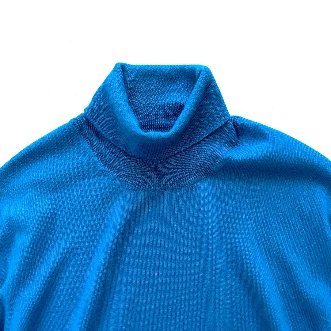現行✨人気グランサッソウールタートルネックニット　ハイゲージ52ブルー近年モデル