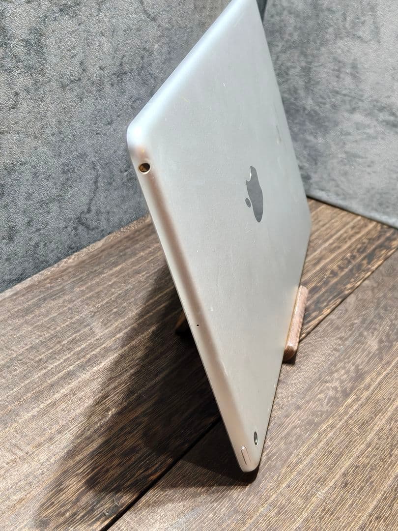 iPad6 第6世代 32GB タブレット v253