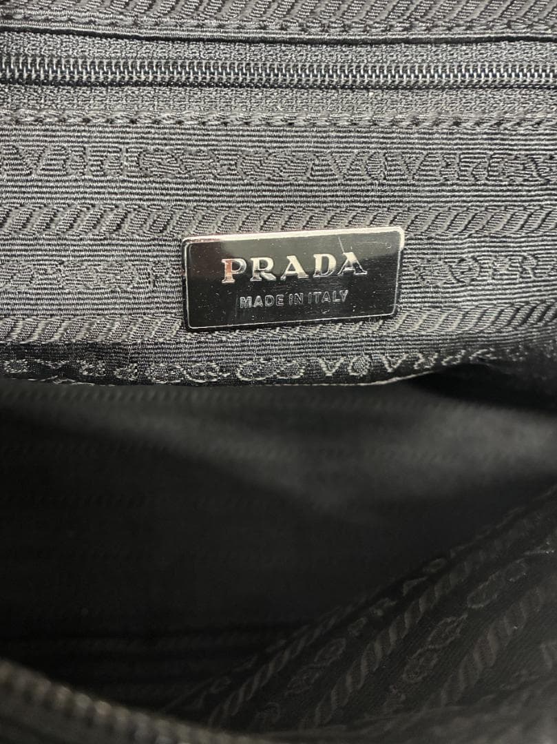 PRADA ブラック ハンドバッグ