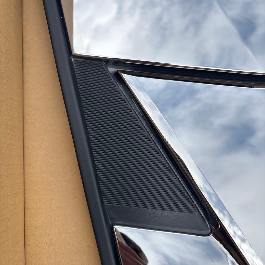 いすゞギガ純正クロームメッキグリル　中古品