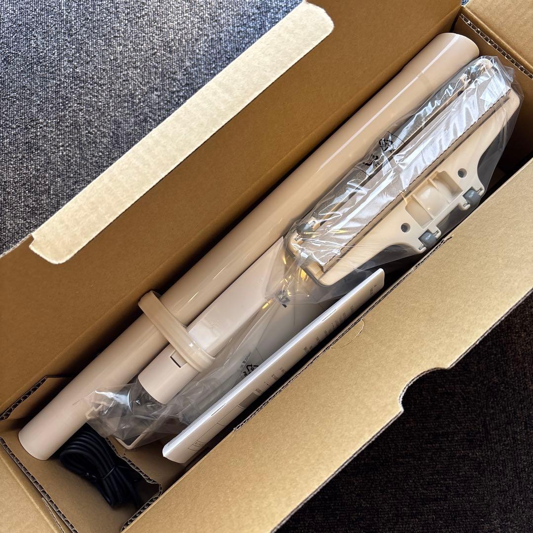 マキタ　充電式クリーナー（新品）　CL116DWI