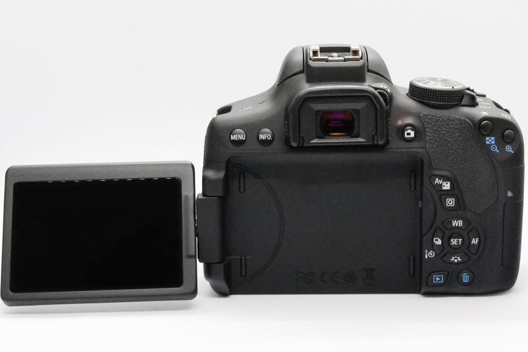 Canon kiss X8i ダブルズームキット　一眼