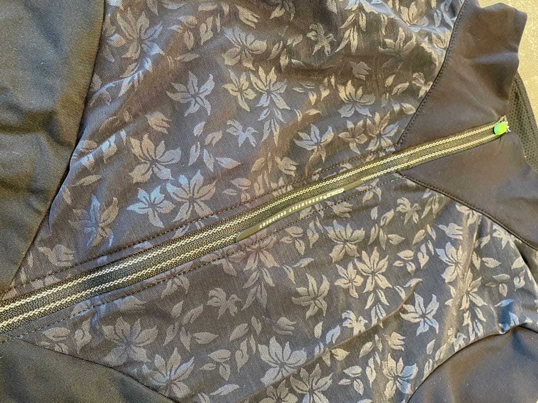 Q36.5 長袖ジャージ