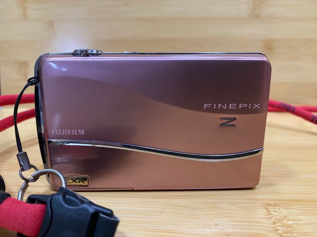 デジタルカメラ FUJIFILM FinePix Z800EXR