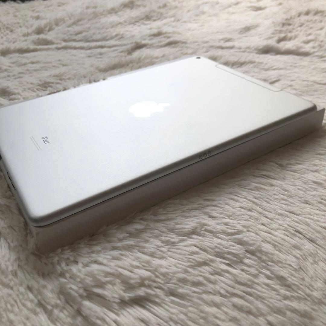 【ほぼ未使用】iPad Air3 256GB SIMフリー 【即発送】【付属品】