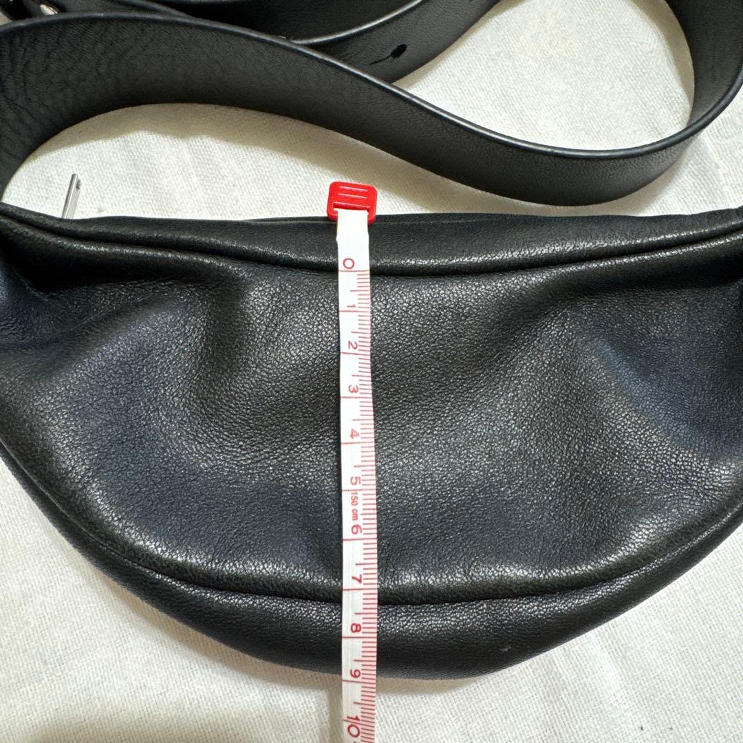 COS スイングマイクロクロスボディーバッグ-レザー