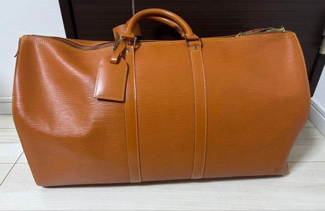 ルイヴィトン　Louis Vuitton エピレザー　ブラウン