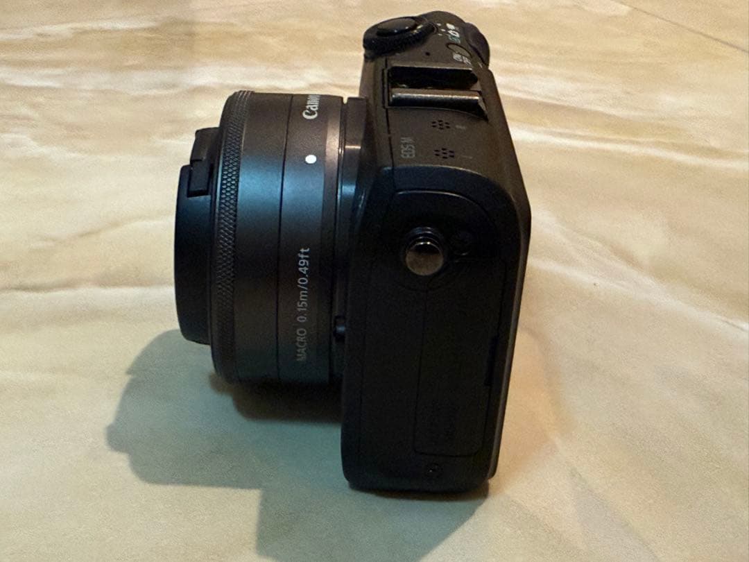 【Canon】キャノン EOS M デジタル一眼レフ
