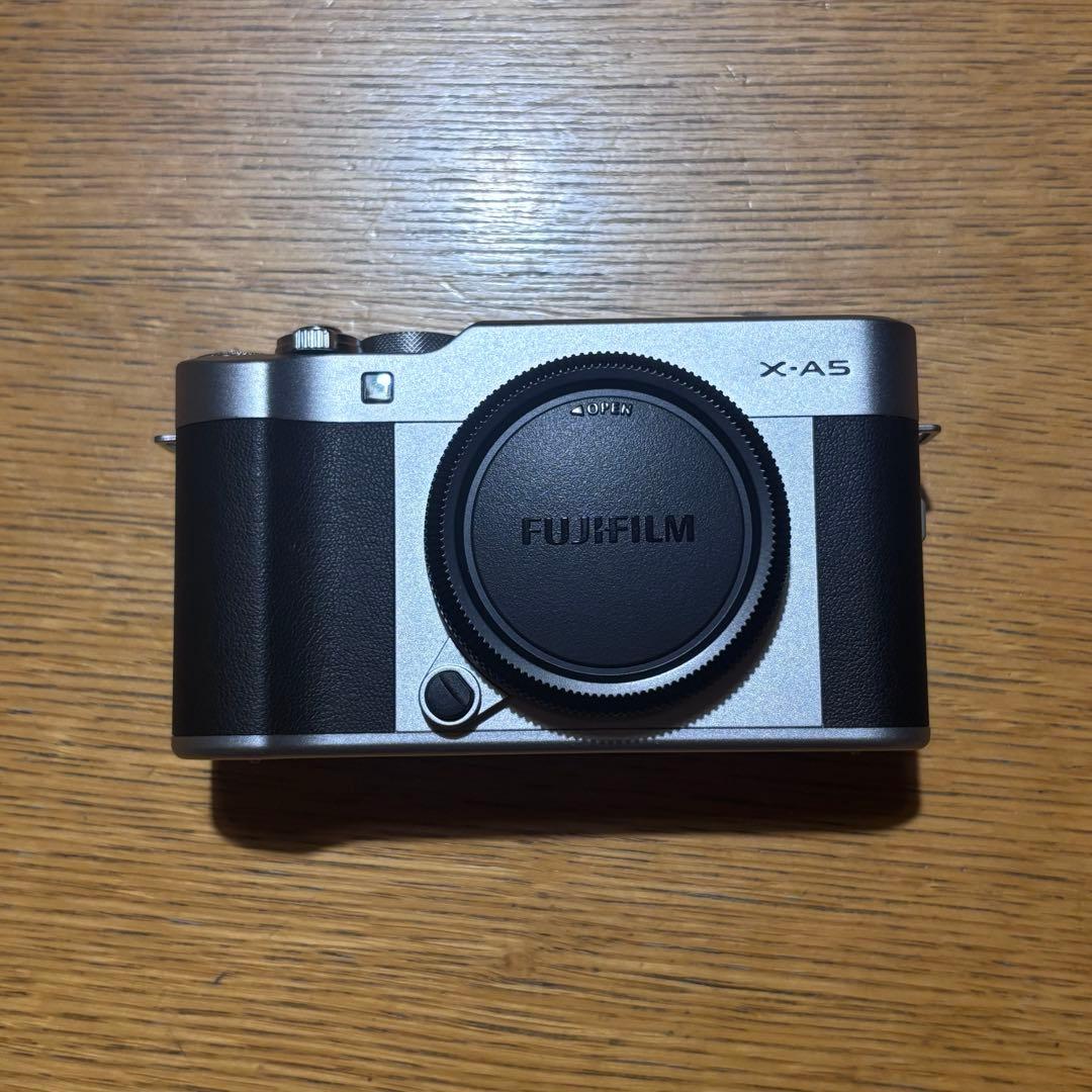 【SDカード付】フジフィルムFUJIFILM X-A5 ミラーレスカメラ