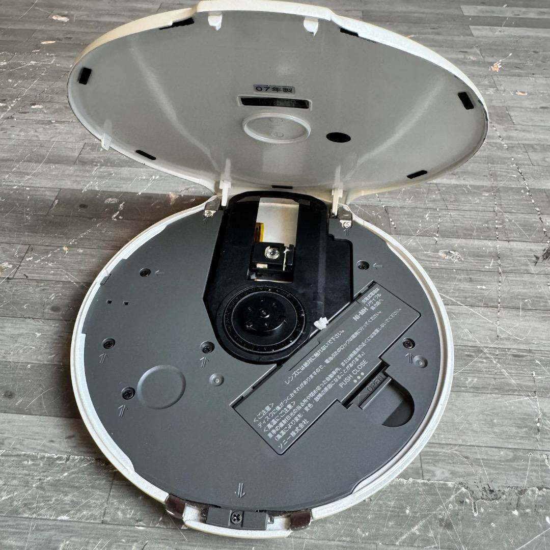 SONY ソニー CDウォークマン D-NE20 2007年製 動作品
