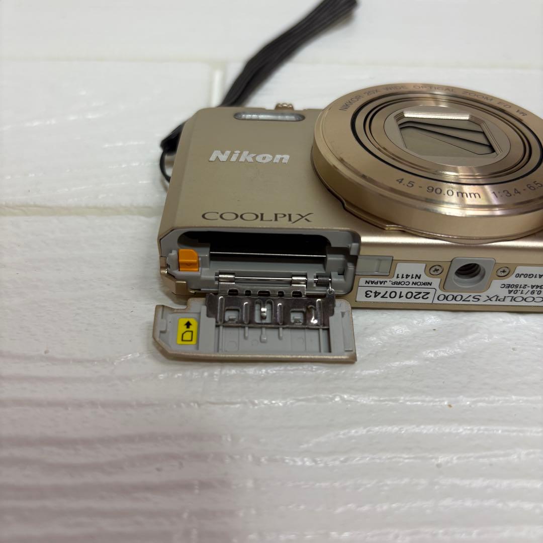 Nikon COOLPIX S7000 ゴールド