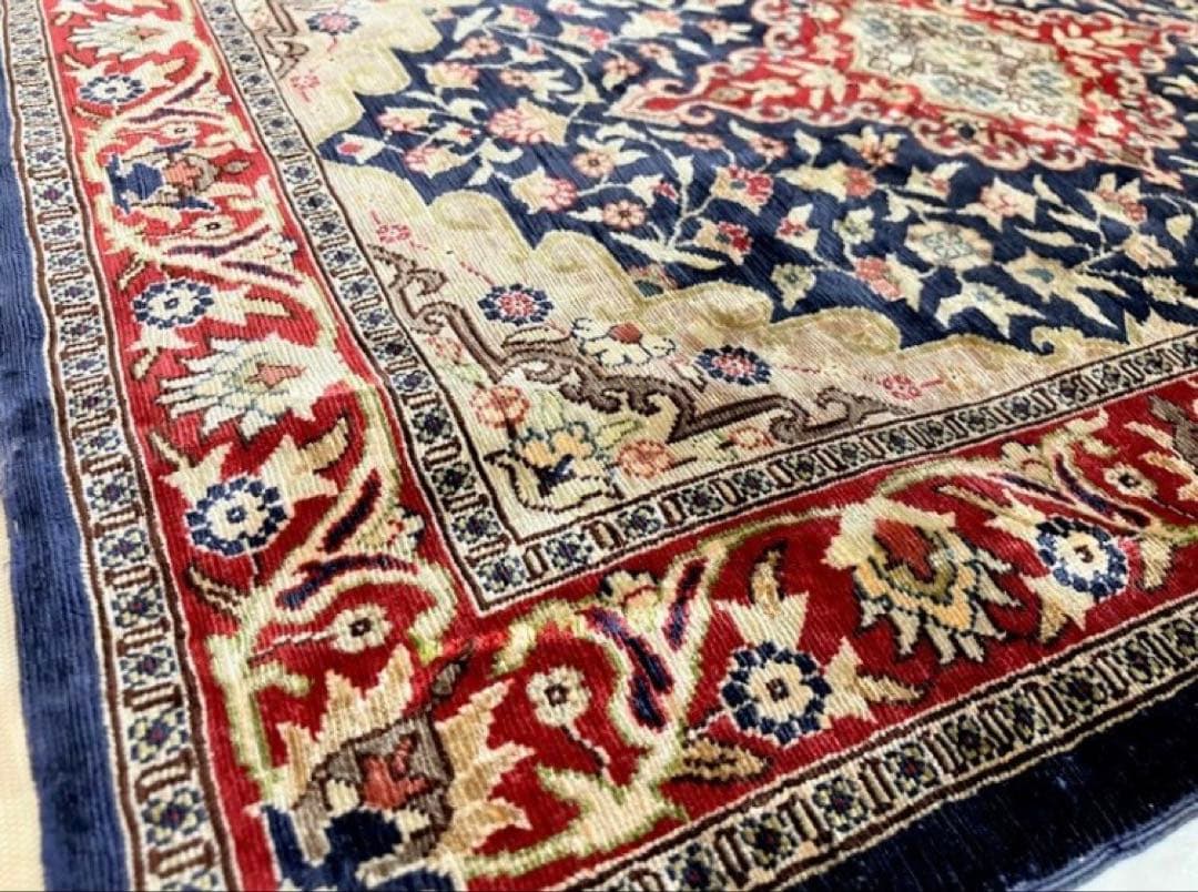 シルク絨毯　シルクラグ　ヘレケ絨毯　トルコ絨毯　カーペット