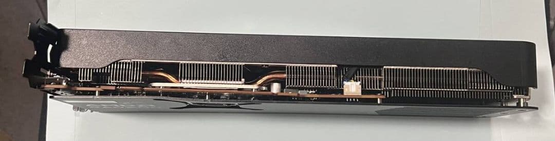 玄人志向 Radeon RX 9070 トリプルファン搭載