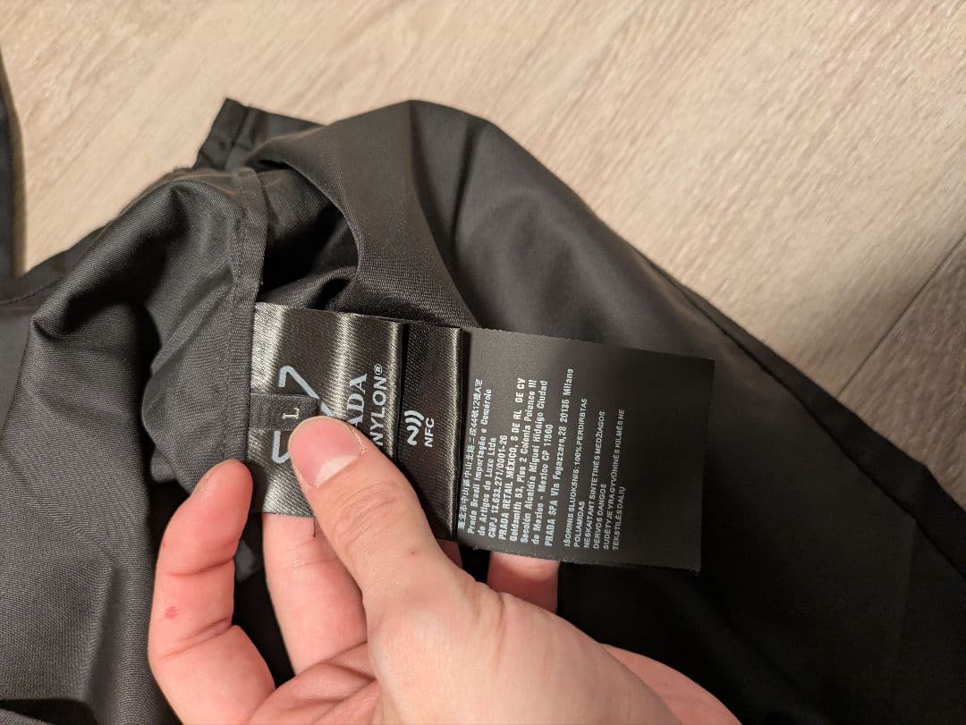 プラダ ナイロンジャケット　L