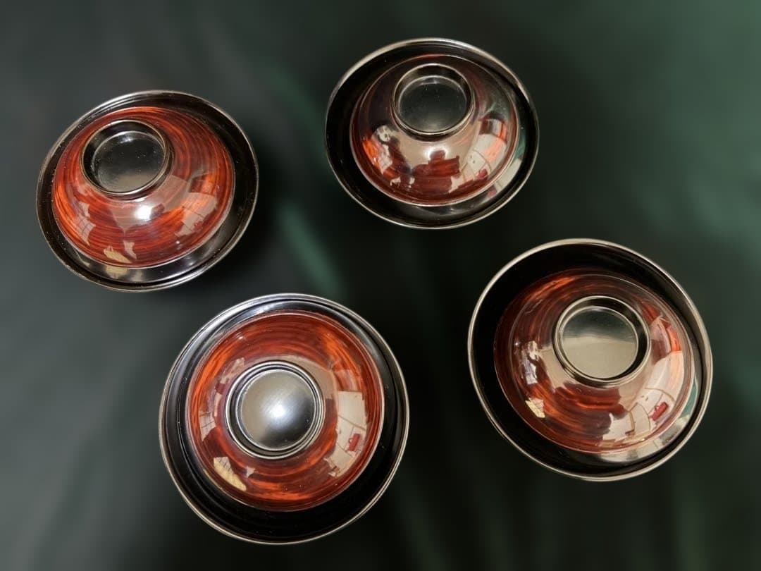 時代朱漆に優美な蝶ボタン蒔絵の映えるお椀4点輪島塗蒔絵椀煮物椀