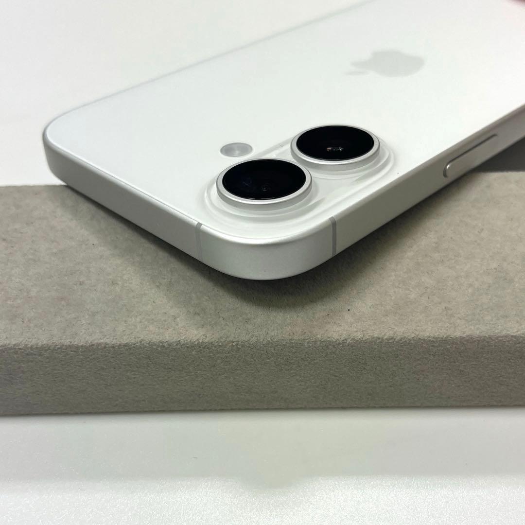 ★美品★iPhone17 256GB ホワイト