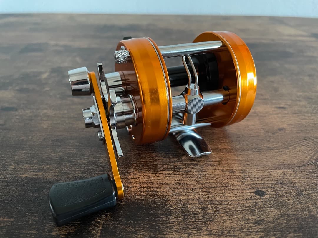 ABU Ambassadeur 2500C アンバサダー サンセットオレンジ美品