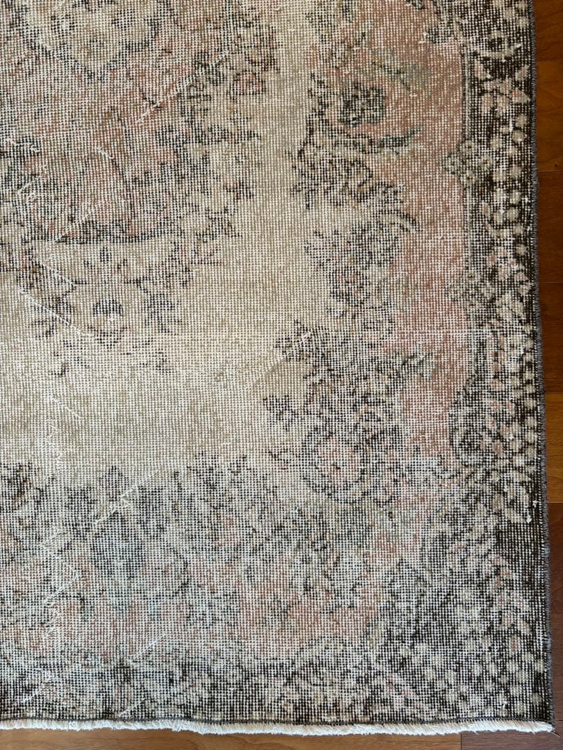 ヴィンテージラグ　ベージュオーバーダイ　ボタニカルメダリオン　トルコ　アナトリア