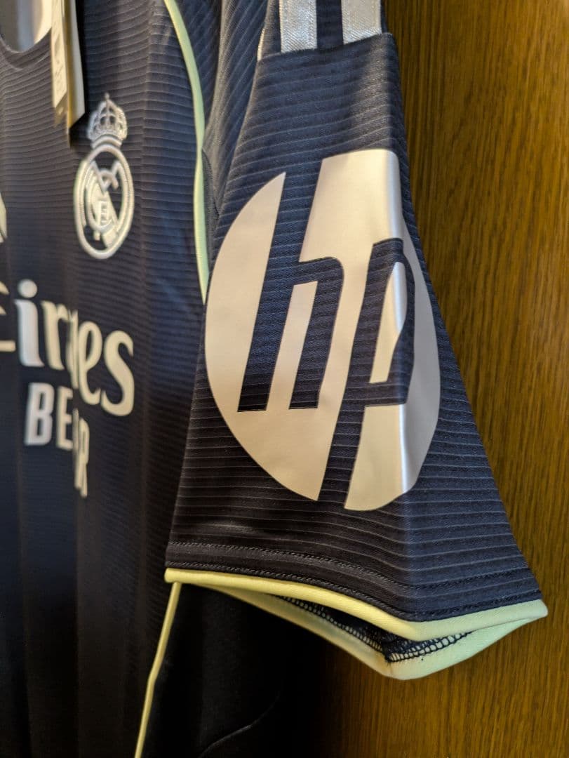 国内正規品【新品未使用】レアル・マドリード 25/26 アウェイ ユニフォーム