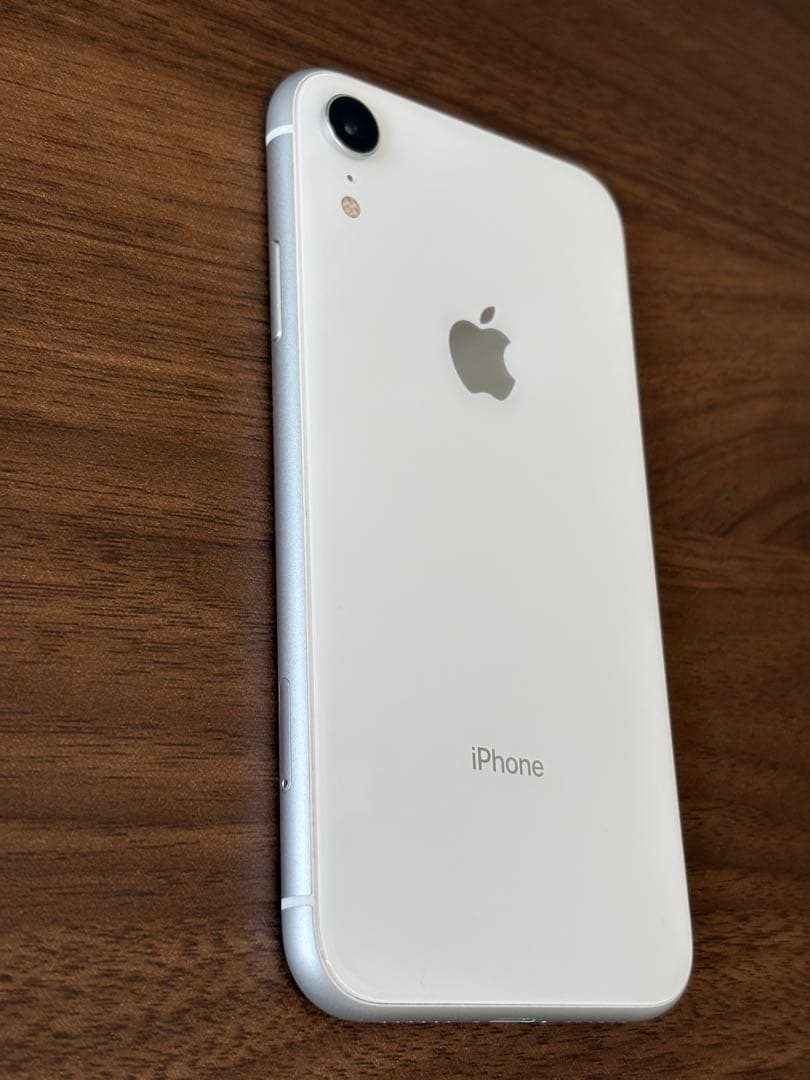 【美品】iPhone XR ホワイト 64GB 本体(SIMフリー初期化済み)
