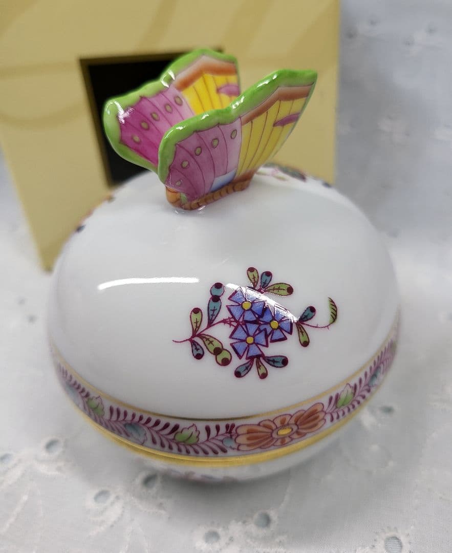 未使用近✨ヘレンド アポニーフラワー 蝶 小物入れ ボンボン入れ 箱