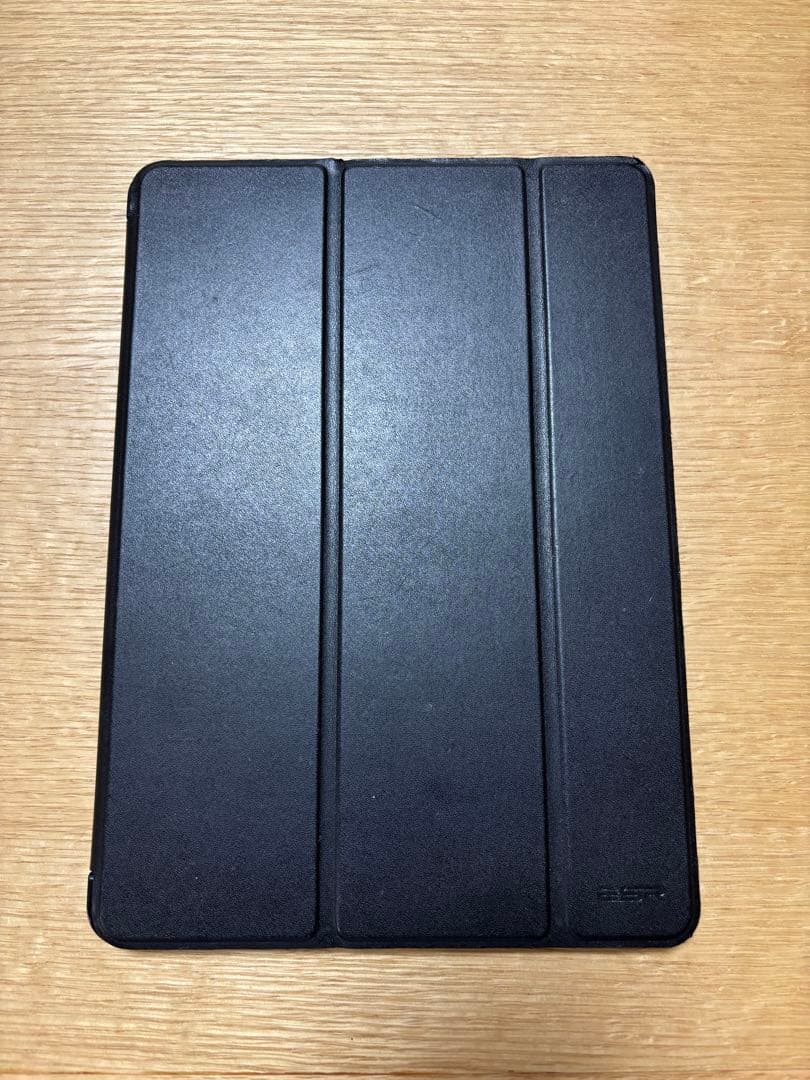 Apple iPad シルバー 本体とカバー付き