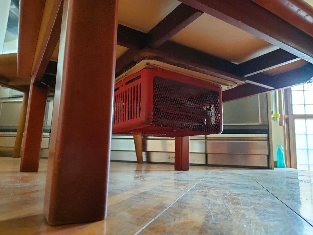 昭和レトロな豆炭こたつ(燃焼器付き)　縦80cm 横80cm 高さ37cm