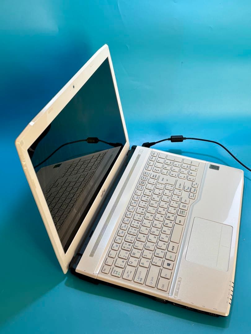 富士通　LIFEBOOK AH53/S i7 4712MQ SSD 2TB