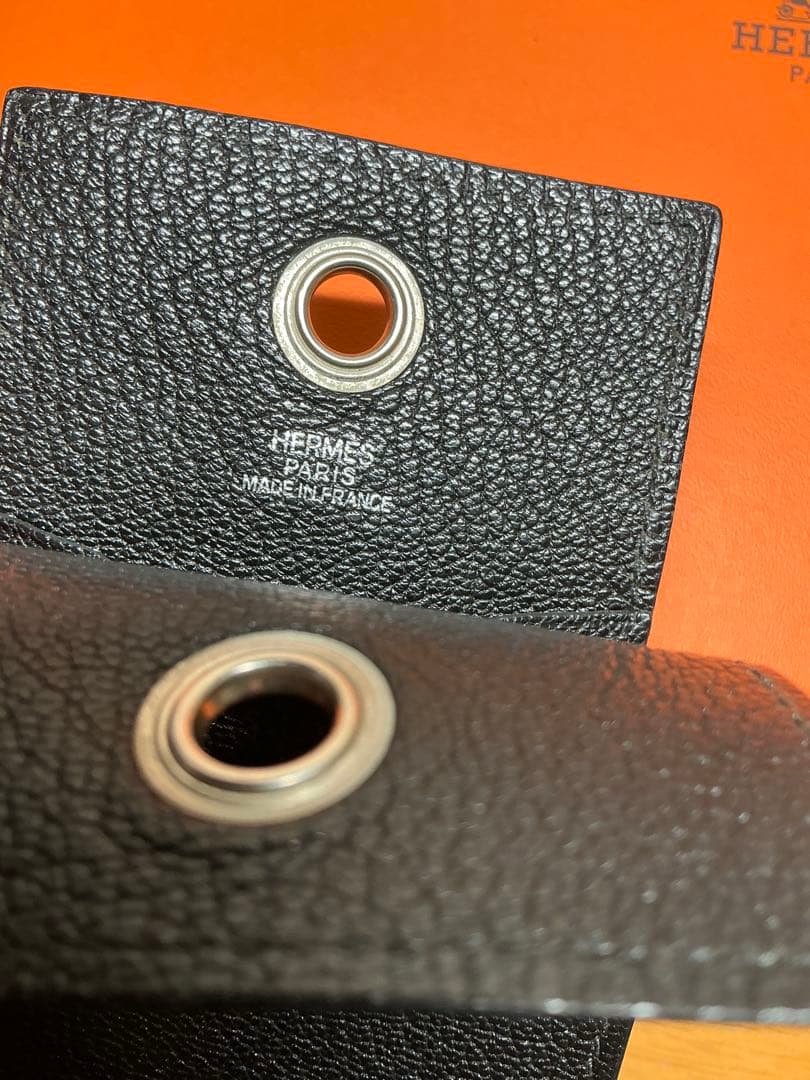 C*a様 HERMES エルメス ヴェスパ ストラップ ポーチ マルチケース 黒