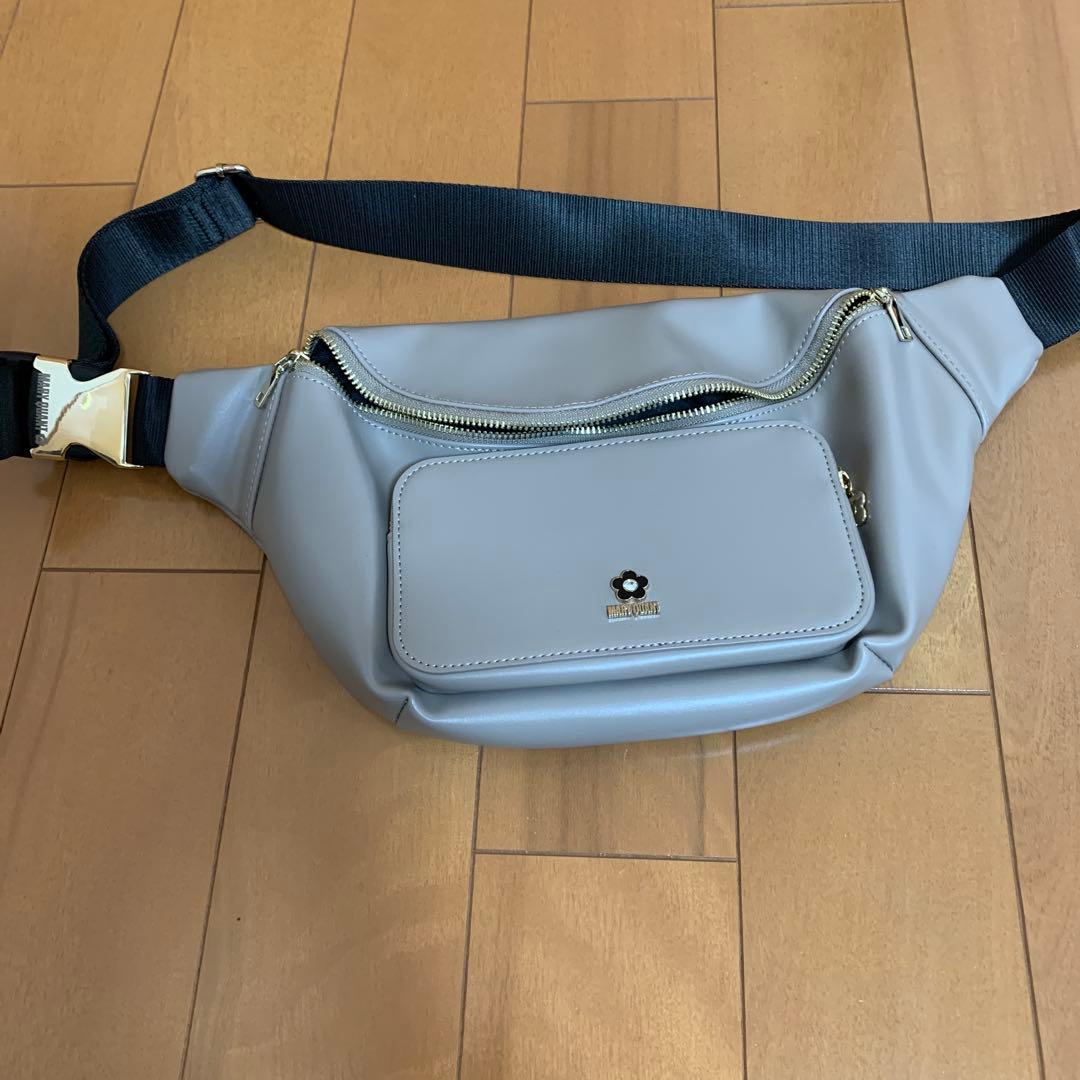 ウエストポーチ　ボディバッグ　レザー　グレージュ　エポビジューバック