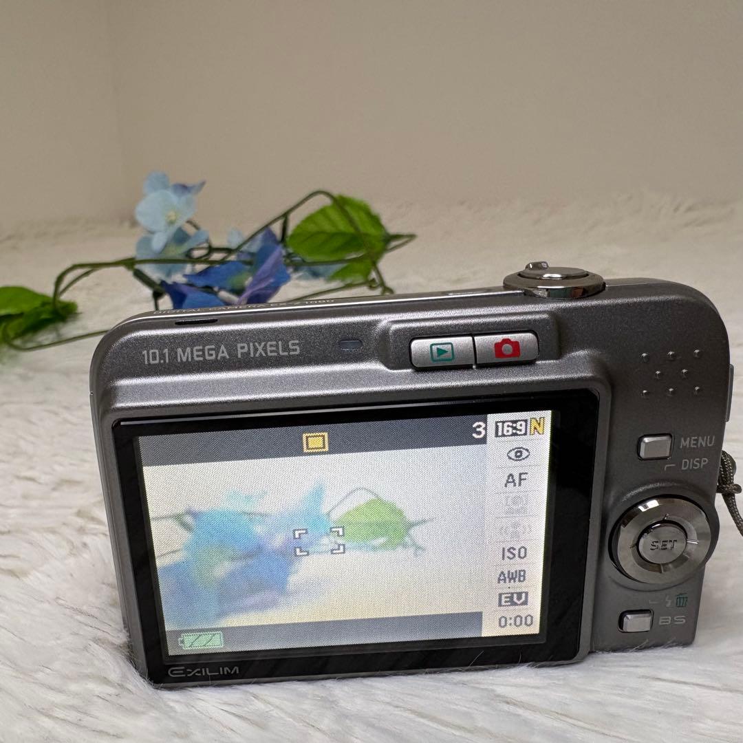 美品　CASIO カメラ　EX-Z1080 充電器　箱　グレー　コンデジ　動作品