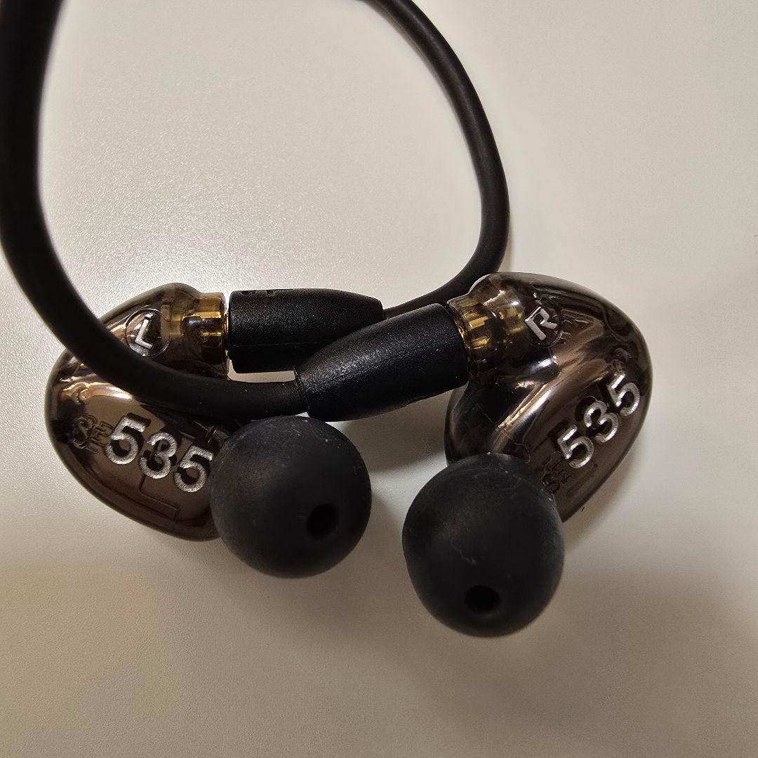 SHURE SE535 イヤホン (ケース付き)